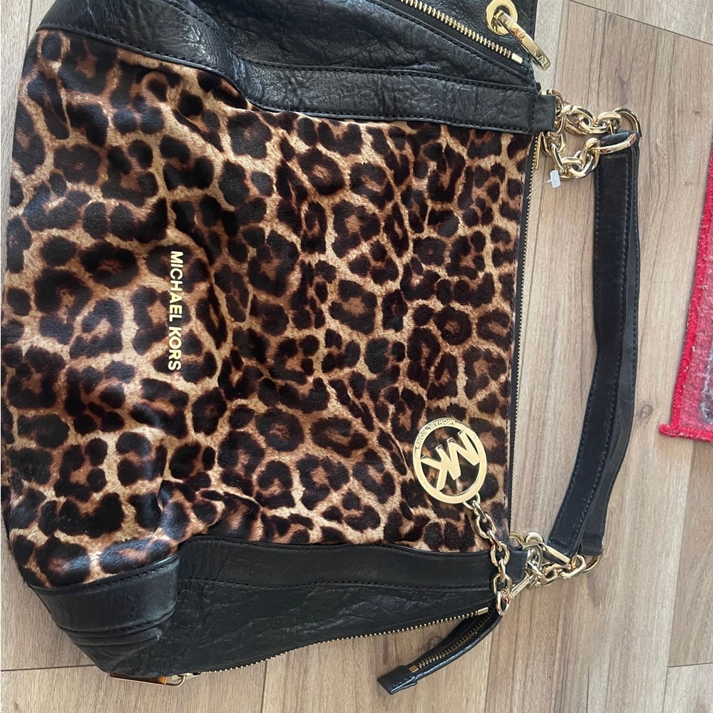 Michael Kors leather Animal Print Shoulder Bag with Black Accents